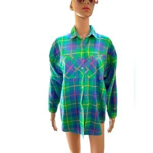 Features green retro plaid button down size small